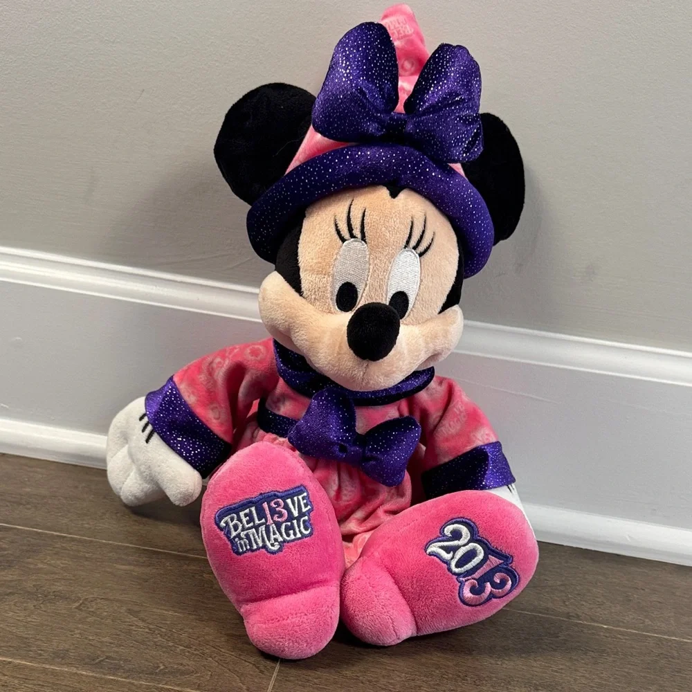 Disney Parks Minnie Mouse Believe in the Magic 2013 Plush Pink Purple Stuffie